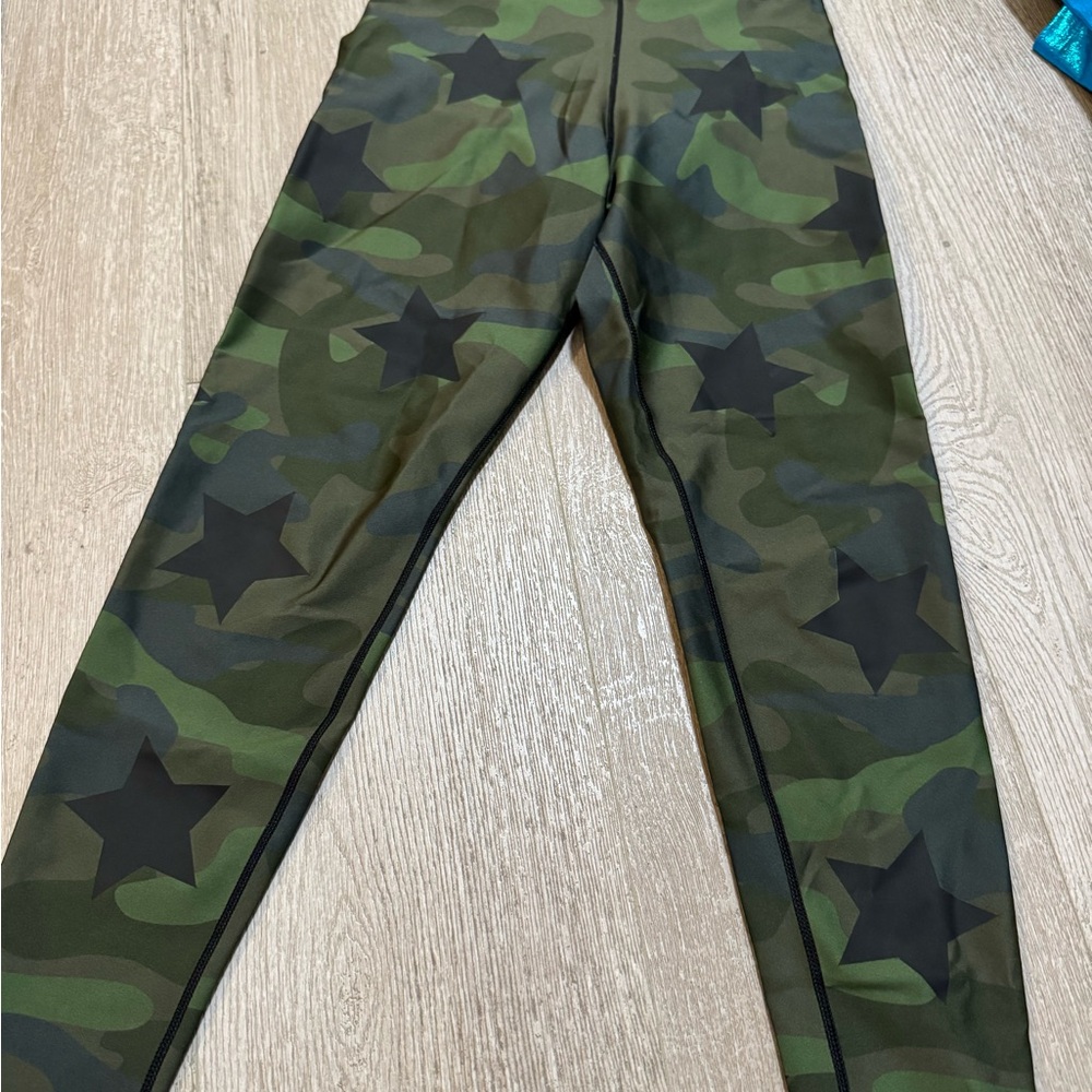 ultracor Green Camo Leggings with Black Star Print